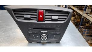 Gebruikte Radio Honda Civic (FK1/2/3) 1.8i VTEC 16V Prijs € 100,00 Margeregeling aangeboden door Poolman autodemontage