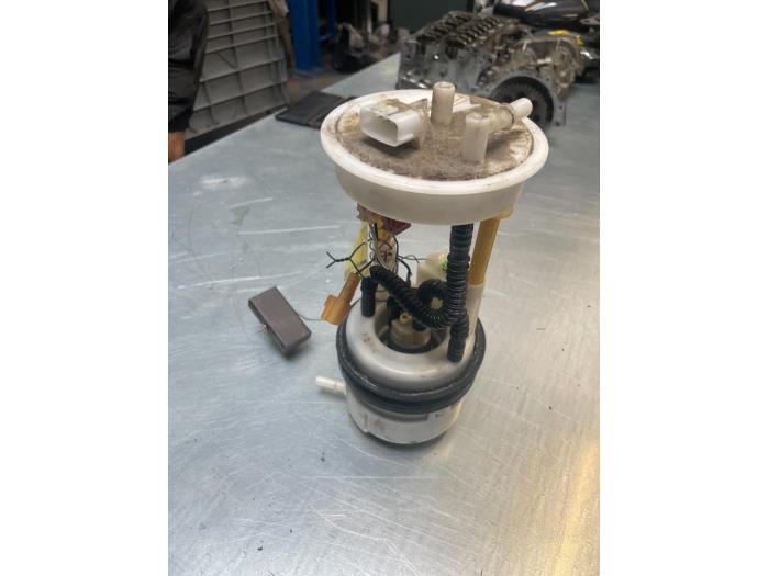 Gebruikte Tank element Pomp Nissan Qashqai (J10) 2.0 16V 4x4 Prijs € 50,00 Margeregeling aangeboden door Poolman autodemontage
