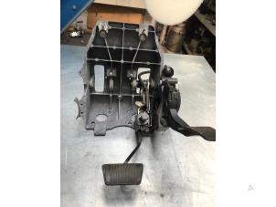 Gebruikte Rempedaal Dodge 1500 Crew Cab (DS) 3.0 V6 Diesel 4x4 Prijs € 75,00 Margeregeling aangeboden door Poolman autodemontage