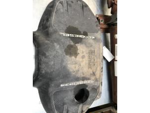 Gebruikte Afdekplaat motor Dodge 1500 Crew Cab (DS) 3.0 V6 Diesel 4x4 Prijs € 50,00 Margeregeling aangeboden door Poolman autodemontage