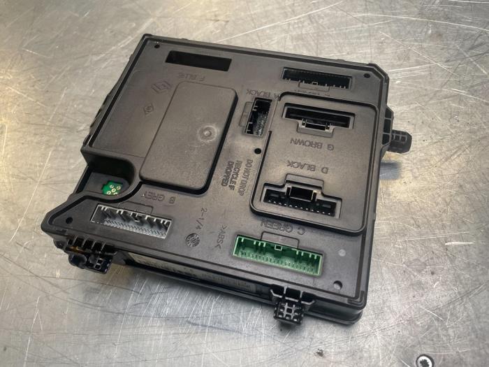 Gebruikte Bodycontrol Module Renault Megane III Berline (BZ) 1.5 dCi 110 Prijs € 30,00 Margeregeling aangeboden door Poolman autodemontage