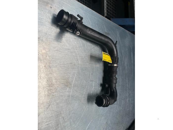 Gebruikte Intercooler Buis Ford Focus 3 Wagon 1.0 Ti-VCT EcoBoost 12V 125 Prijs € 30,00 Margeregeling aangeboden door Poolman autodemontage