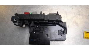 Gebruikte Zekeringkast Mercedes E Estate (S212) E-200 CDI 16V BlueEfficiency,BlueTEC Prijs € 75,00 Margeregeling aangeboden door Poolman autodemontage