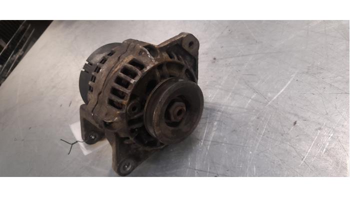 Gebruikte Dynamo Nissan Terrano II (R20/TR50) 2.7 TDi Kat. Prijs € 40,00 Margeregeling aangeboden door Poolman autodemontage