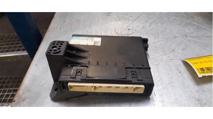 Gebruikte Koeling Module Toyota RAV4 (A3) 2.2 D-CAT 16V 4x4 Prijs € 40,00 Margeregeling aangeboden door Poolman autodemontage