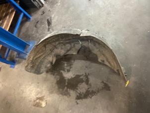 Gebruikte Slijkweerder Jaguar XE 2.0d 180 16V Prijs € 30,00 Margeregeling aangeboden door Poolman autodemontage