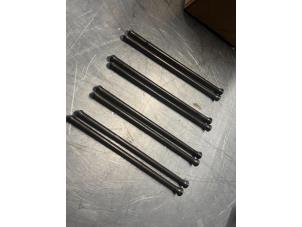 Gebruikte Klepstoter Nissan Terrano II (R20/TR50) 2.7 TDi Kat. Prijs € 40,00 Margeregeling aangeboden door Poolman autodemontage