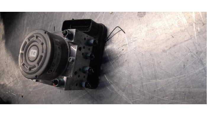 Gebruikte ABS Pomp BMW 1 serie (F20) 118i 1.5 TwinPower 12V Prijs € 150,00 Margeregeling aangeboden door Poolman autodemontage