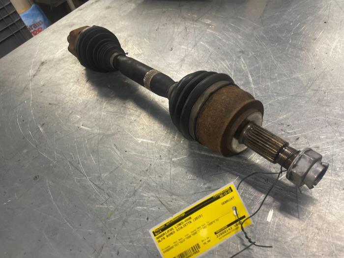 Gebruikte Aandrijfas links-voor Alfa Romeo Giulietta (940) 1.6 JTDm 16V Prijs € 75,00 Margeregeling aangeboden door Poolman autodemontage