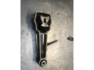 Gebruikte Motorsteun Volvo XC60 I (DZ) 2.4 D5 20V AWD Geartronic Prijs € 20,00 Margeregeling aangeboden door Poolman autodemontage