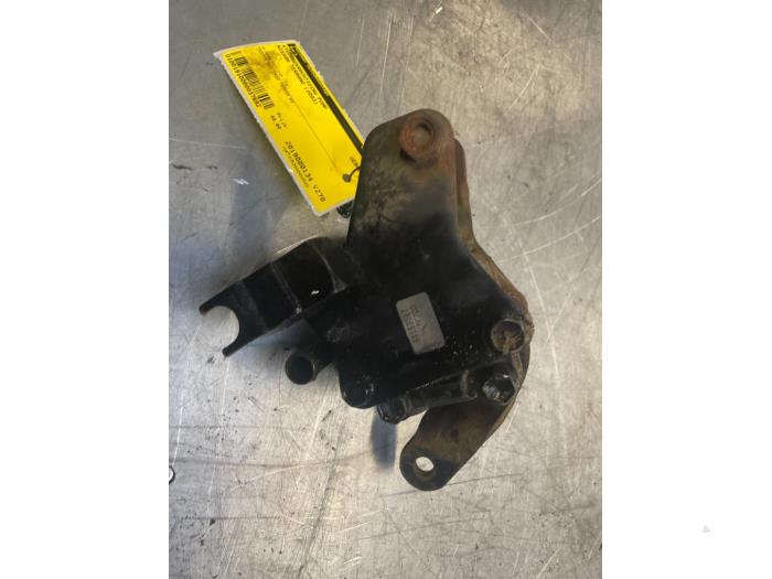 Gebruikte Stuurpomp Nissan Terrano II (R20/TR50) 2.7 TDi Kat. Prijs € 40,00 Margeregeling aangeboden door Poolman autodemontage