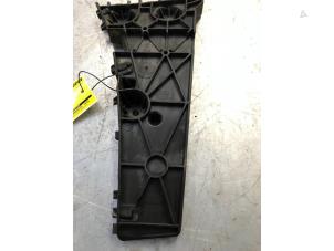 Gebruikte Bumpersteun links-achter Audi A7 Sportback (4KA) 3.0 V6 24V 50 TDI Mild Hybrid Quattro Prijs € 20,00 Margeregeling aangeboden door Poolman autodemontage