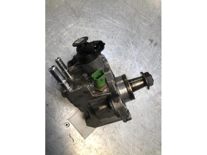 Brandstofpomp Mechanisch van een Jaguar XE 2.0d 180 16V 2016