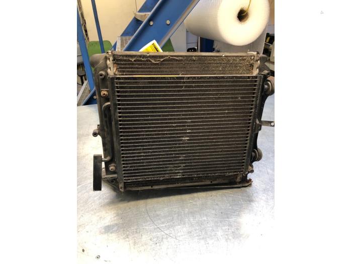 Gebruikte Radiateur Porsche Boxster (986) 3.2 S 24V Prijs € 250,00 Margeregeling aangeboden door Poolman autodemontage