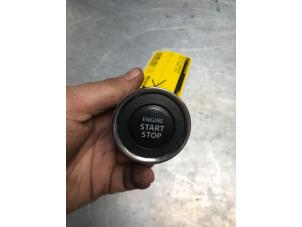 Gebruikte Start/Stop schakelaar Suzuki Kizashi (FRE/FRF) 2.4 16V 4x4 Prijs € 30,00 Margeregeling aangeboden door Poolman autodemontage