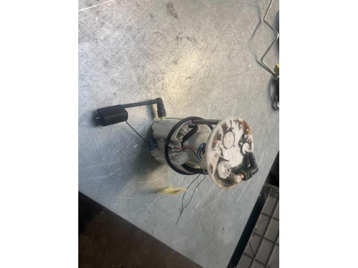 Gebruikte Tank element Pomp Suzuki Kizashi (FRE/FRF) 2.4 16V 4x4 Prijs € 40,00 Margeregeling aangeboden door Poolman autodemontage