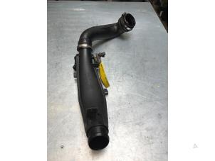 Gebruikte Intercooler Buis Citroen C4 Grand Picasso (UA) 1.6 16V THP 140 Autom. Prijs € 30,00 Margeregeling aangeboden door Poolman autodemontage