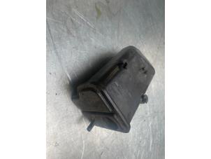 Gebruikte Koolstoffilter Audi TT Roadster (8J9) 2.0 TFSI 16V Prijs € 20,00 Margeregeling aangeboden door Poolman autodemontage