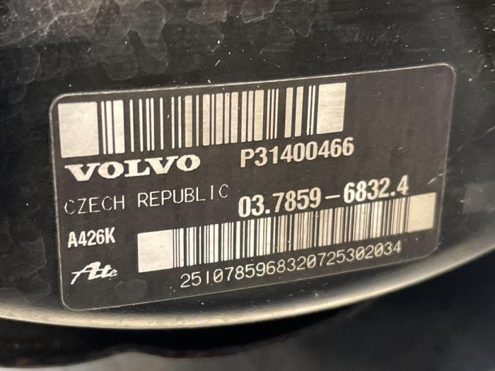 Rembekrachtiger van een Volvo V60 I (FW/GW) 2.4 D6 20V Plug-in Hybrid AWD 2015