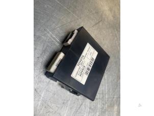 Gebruikte Handrem Module Lexus NX I (Z1) 300h 2.5 16V 4x4 Prijs € 40,00 Margeregeling aangeboden door Poolman autodemontage