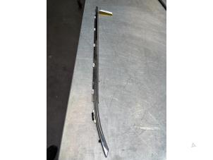 Gebruikte Sierlijst Lexus NX I (Z1) 300h 2.5 16V 4x4 Prijs € 50,00 Margeregeling aangeboden door Poolman autodemontage