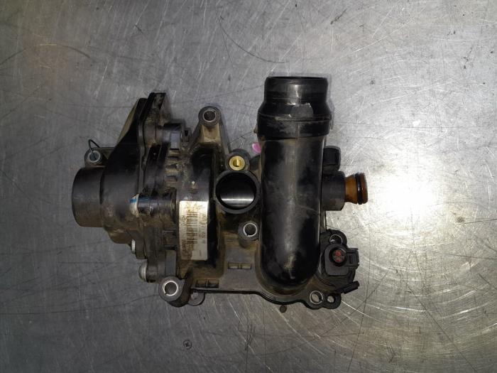 Gebruikte Waterpomp Volkswagen Scirocco (137/13AD) 2.0 TSI 16V Prijs € 40,00 Margeregeling aangeboden door Poolman autodemontage