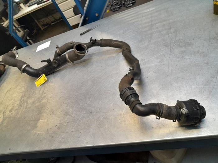 Gebruikte Intercooler Slang Volkswagen Scirocco (137/13AD) 2.0 TSI 16V Prijs € 50,00 Margeregeling aangeboden door Poolman autodemontage