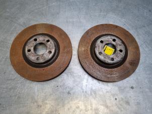 Gebruikte Remschijf voor Ford Galaxy (CK) 2.0 TDCi 180 16V Prijs € 30,00 Margeregeling aangeboden door Poolman autodemontage