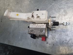 Gebruikte Hoofdremcilinder Hyundai Nexo I FCEV FWD Prijs € 250,00 Margeregeling aangeboden door Poolman autodemontage