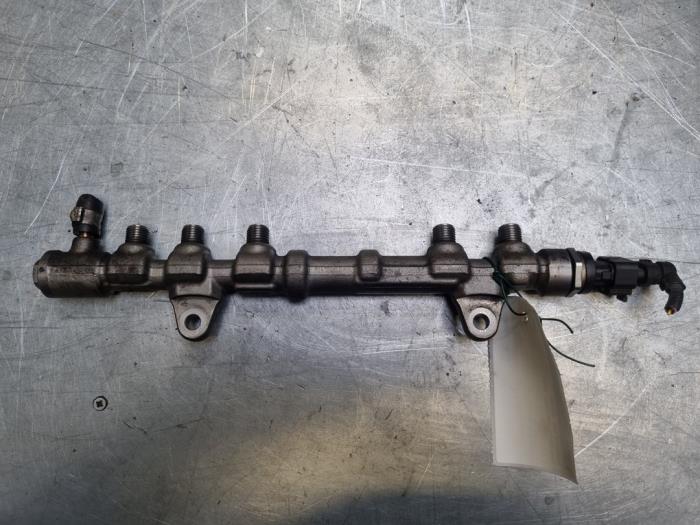 Gebruikte Druksensor Fiat Grande Punto (199) 1.3 JTD Multijet 16V 85 Actual Prijs € 20,00 Margeregeling aangeboden door Poolman autodemontage