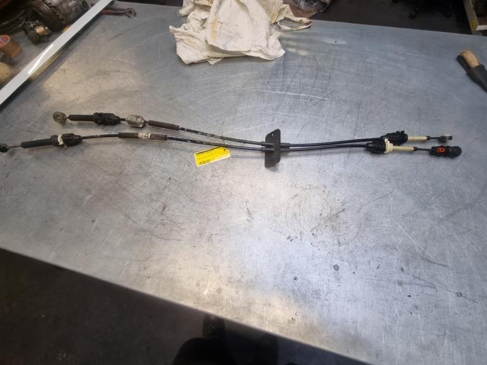 Gebruikte Schakelkabel Versnellingsbak Renault Trafic (1FL/2FL/3FL/4FL) 1.6 dCi 90 Prijs € 48,40 Inclusief btw aangeboden door Poolman autodemontage