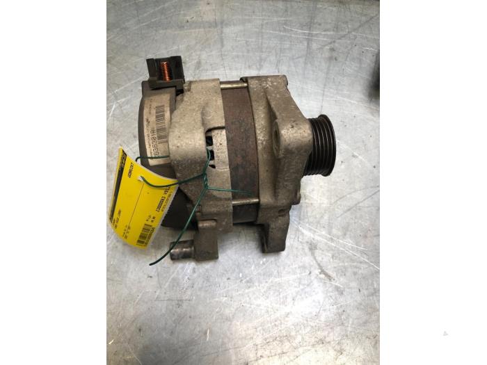Gebruikte Dynamo Ford Focus 2 C+C 2.0 TDCi 16V Prijs € 40,00 Margeregeling aangeboden door Poolman autodemontage