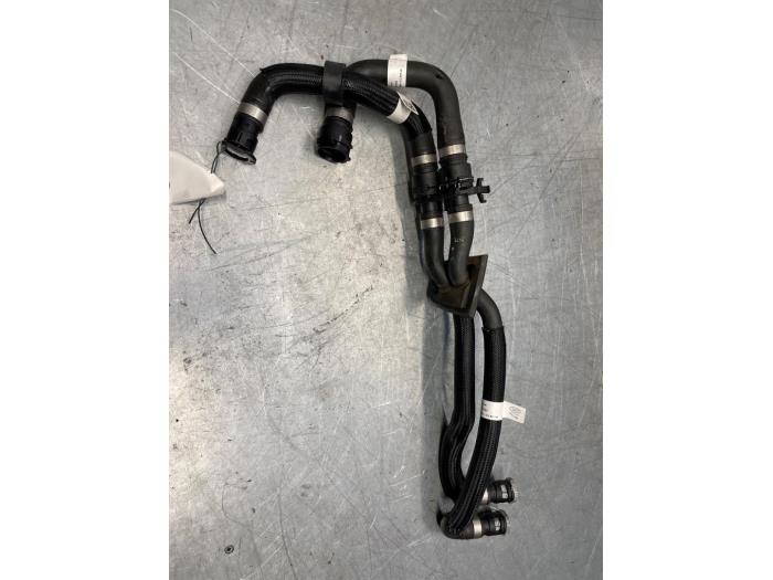 Gebruikte Radiateurslang Landrover Range Rover Evoque (LVJ/LVS) 2.0 D 180 16V Coupe Prijs € 30,00 Margeregeling aangeboden door Poolman autodemontage