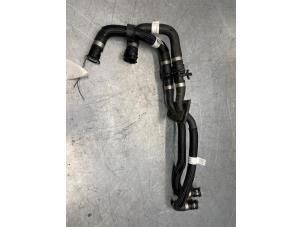 Gebruikte Radiateurslang Landrover Range Rover Evoque (LVJ/LVS) 2.0 D 180 16V Coupe Prijs € 30,00 Margeregeling aangeboden door Poolman autodemontage