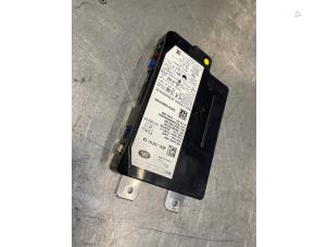 Gebruikte Antenne Versterker Landrover Range Rover Evoque (LVJ/LVS) 2.0 D 180 16V Coupe Prijs € 75,00 Margeregeling aangeboden door Poolman autodemontage