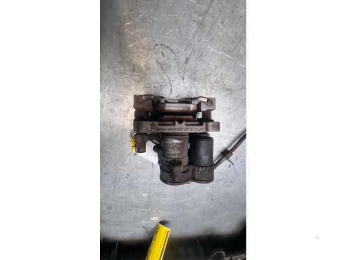 Remklauw (Tang) rechts-achter van een Land Rover Range Rover Evoque (LVJ/LVS) 2.0 D 180 16V Coupe 2019