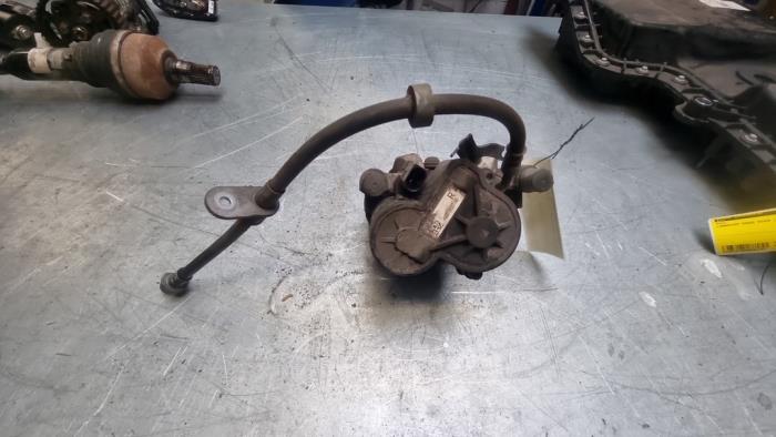 Remklauw (Tang) rechts-achter van een Land Rover Range Rover Evoque (LVJ/LVS) 2.0 D 180 16V Coupe 2019