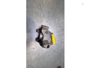 Gebruikte Dynamosteun onder Audi S4 Avant (B9) 3.0 TFSI V6 24V Prijs € 20,00 Margeregeling aangeboden door Poolman autodemontage