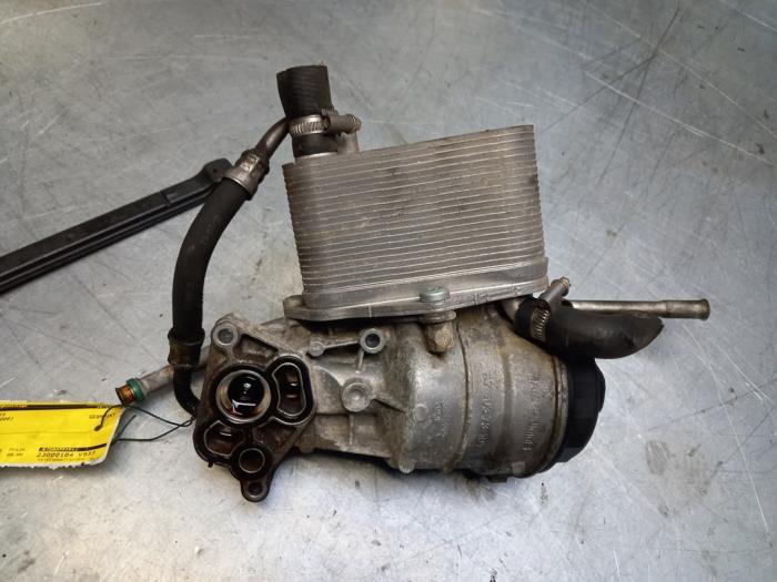 Gebruikte Oliefilterhuis Volvo XC90 I 3.2 24V Prijs € 50,00 Margeregeling aangeboden door Poolman autodemontage