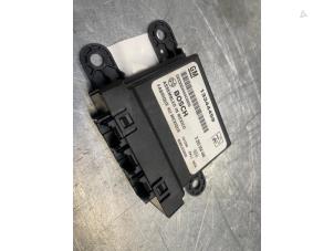 Gebruikte Module PDC Opel Astra J (PC6/PD6/PE6/PF6) 1.4 Turbo 16V Prijs € 20,00 Margeregeling aangeboden door Poolman autodemontage