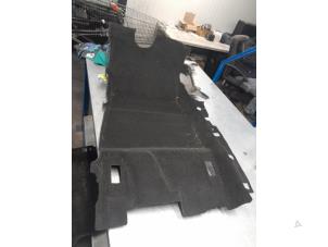 Gebruikte Vloerbedekking Tesla Model 3 Standard RWD Plus 60 kWh Prijs € 50,00 Margeregeling aangeboden door Poolman autodemontage