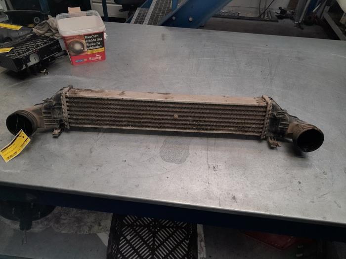 Gebruikte Intercooler Mercedes E (W211) 2.7 E-270 CDI 20V Prijs € 40,00 Margeregeling aangeboden door Poolman autodemontage