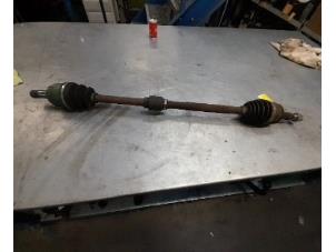 Gebruikte Steekas rechts-voor Mitsubishi ASX 1.6 MIVEC 16V Prijs € 100,00 Margeregeling aangeboden door Poolman autodemontage