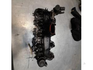 Gebruikte Spruitstuk Inlaat Landrover Freelander II 2.2 td4 16V Prijs € 50,00 Margeregeling aangeboden door Poolman autodemontage