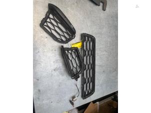 Gebruikte Bumper Rooster Mini Mini (F56) 1.5 12V Cooper Prijs € 20,00 Margeregeling aangeboden door Poolman autodemontage