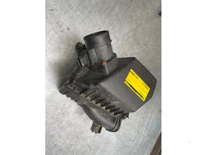 Gebruikte Luchtfilterhuis Kia Carens IV (RP) 1.7 CRDi 16V Prijs € 50,00 Margeregeling aangeboden door Poolman autodemontage