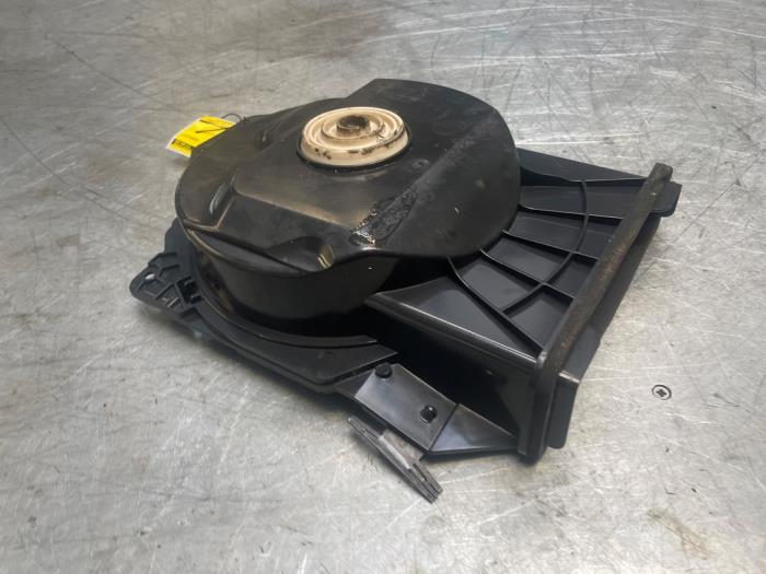 Subwoofer van een BMW 4 serie Gran Coupe (F36) 420i 2.0 Turbo 16V 2014