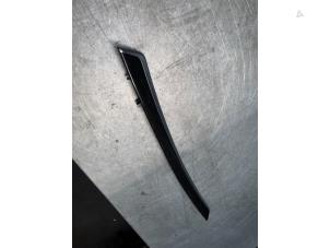 Gebruikte Carrosserielijst BMW 5 serie (F10) 530i 24V TwinPower Turbo Prijs € 40,00 Margeregeling aangeboden door Poolman autodemontage