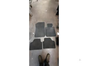 Gebruikte Matten Set BMW X1 (E84) sDrive 20i 2.0 16V Twin Power Turbo Prijs € 40,00 Margeregeling aangeboden door Poolman autodemontage