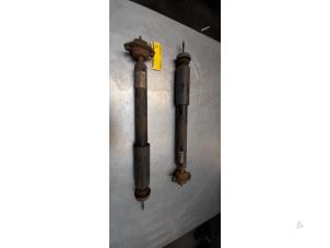 Gebruikte Schokdemper set BMW X1 (E84) sDrive 20i 2.0 16V Twin Power Turbo Prijs € 40,00 Margeregeling aangeboden door Poolman autodemontage